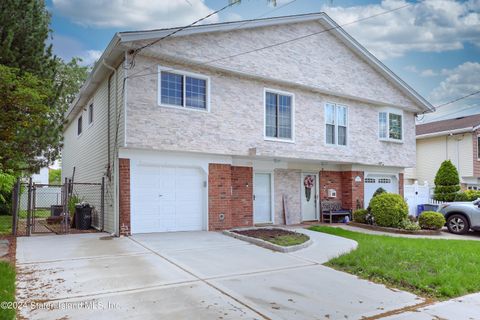 Photo of 103 Commerce Street, Staten Island, NY 10314 (MLS # 2401973)