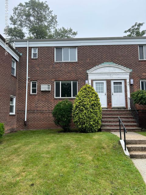 Photo of 34 Seth Court #B, Staten Island, NY 10301 (MLS # 2503551)