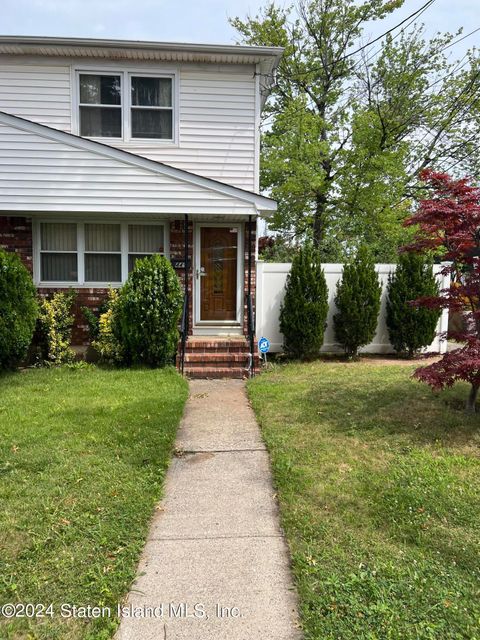 Photo of 449 North Gannon Avenue, Staten Island, NY 10314 (MLS # 2404249)