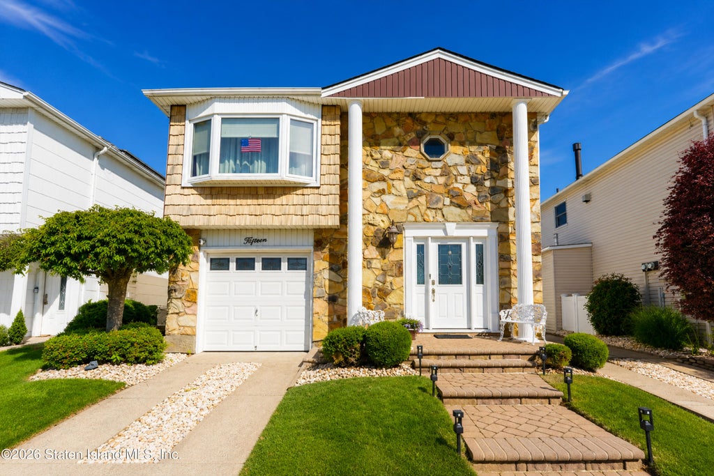 Photo of 15 Brunswick Street, Staten Island, NY 10314 (MLS # 2603458)