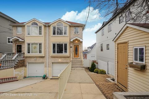 Photo of 79 Woodland Avenue, Staten Island, NY 10308 (MLS # 2406441)