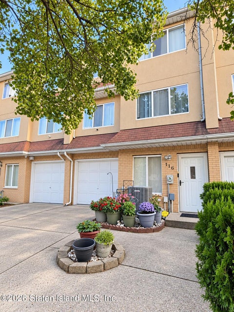 Townhouse For Sale - 116 Wirt Avenue<br/> Staten Island, NY 10309