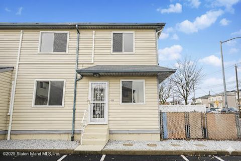 Photo of 233 Mosel Avenue, Staten Island, NY 10304 (MLS # 2506762)