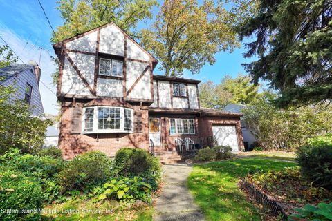 Photo of 109 Sawyer Avenue, Staten Island, NY 10314 (MLS # 1164983)