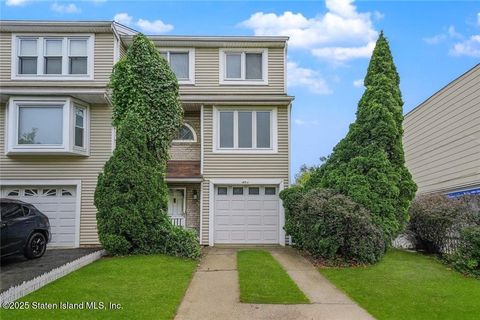 Photo of 414 Wilcox Street, Staten Island, NY 10303 (MLS # 2506008)