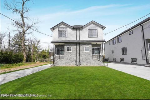 Photo of 357 Poillon Avenue, Staten Island, NY 10312 (MLS # 2600930)
