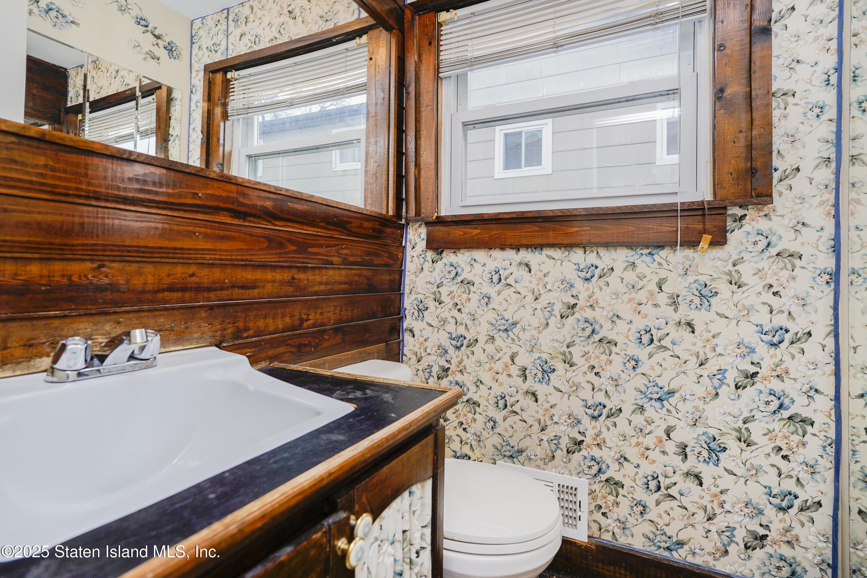 132 Annadale Road, Staten Island, New York image 8