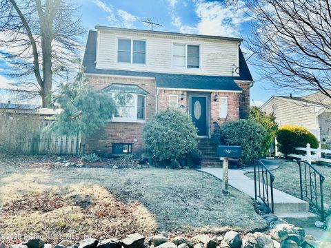 Photo of 312 Ardsley Street, Staten Island, NY 10306 (MLS # 2501101)