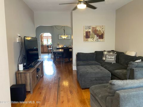 Photo of 33 Virginia Avenue, Staten Island, NY 10305 (MLS # 2405804)