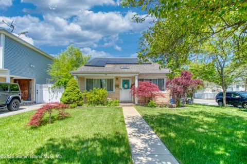 Photo of 59 Reading Avenue, Staten Island, NY 10312 (MLS # 2502928)