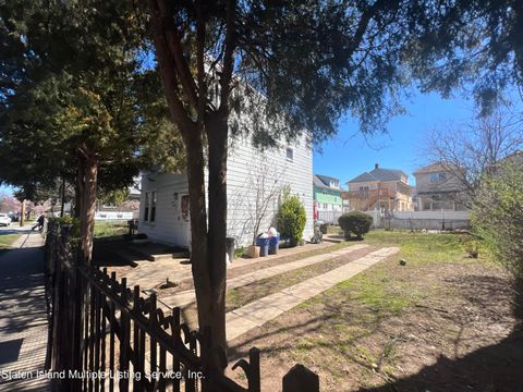 Photo of 729 Targee Street, Staten Island, NY 10304 (MLS # 1161097)