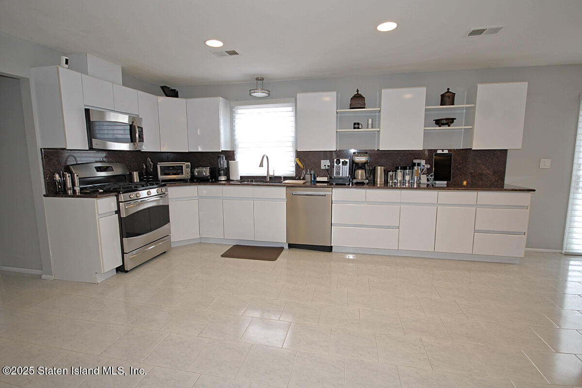 723 Ionia Avenue Ave, Staten Island, New York image 30