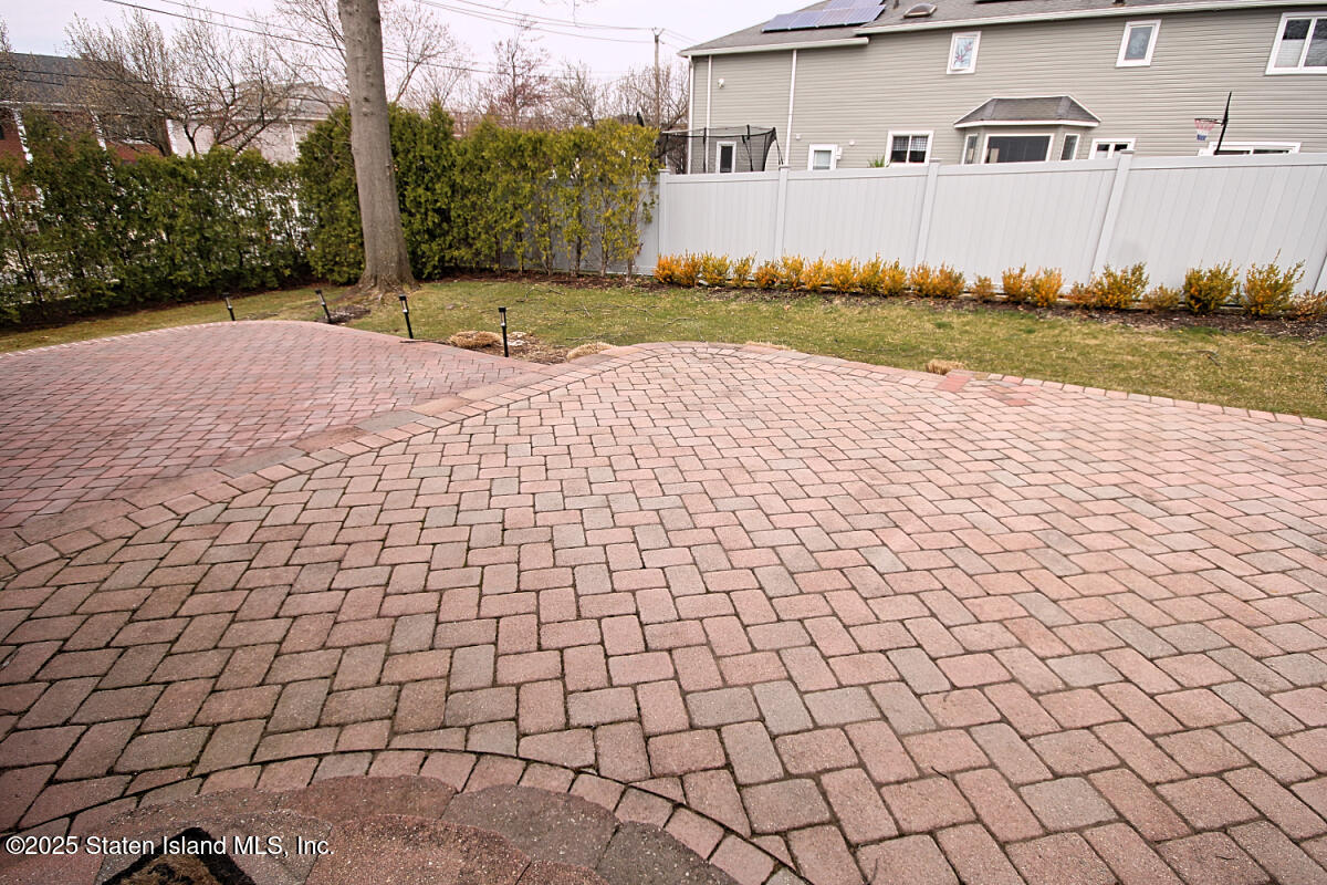 723 Ionia Avenue Ave, Staten Island, New York image 9