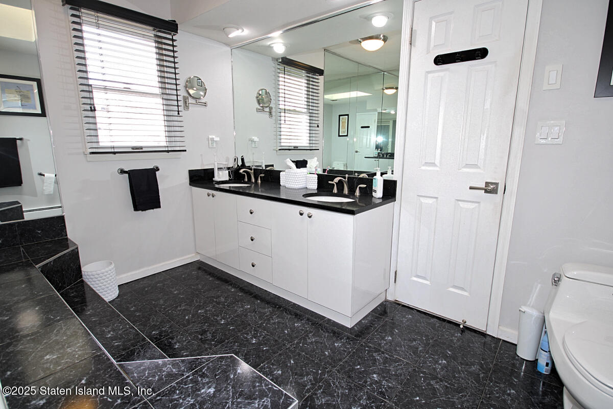 723 Ionia Avenue Ave, Staten Island, New York image 46