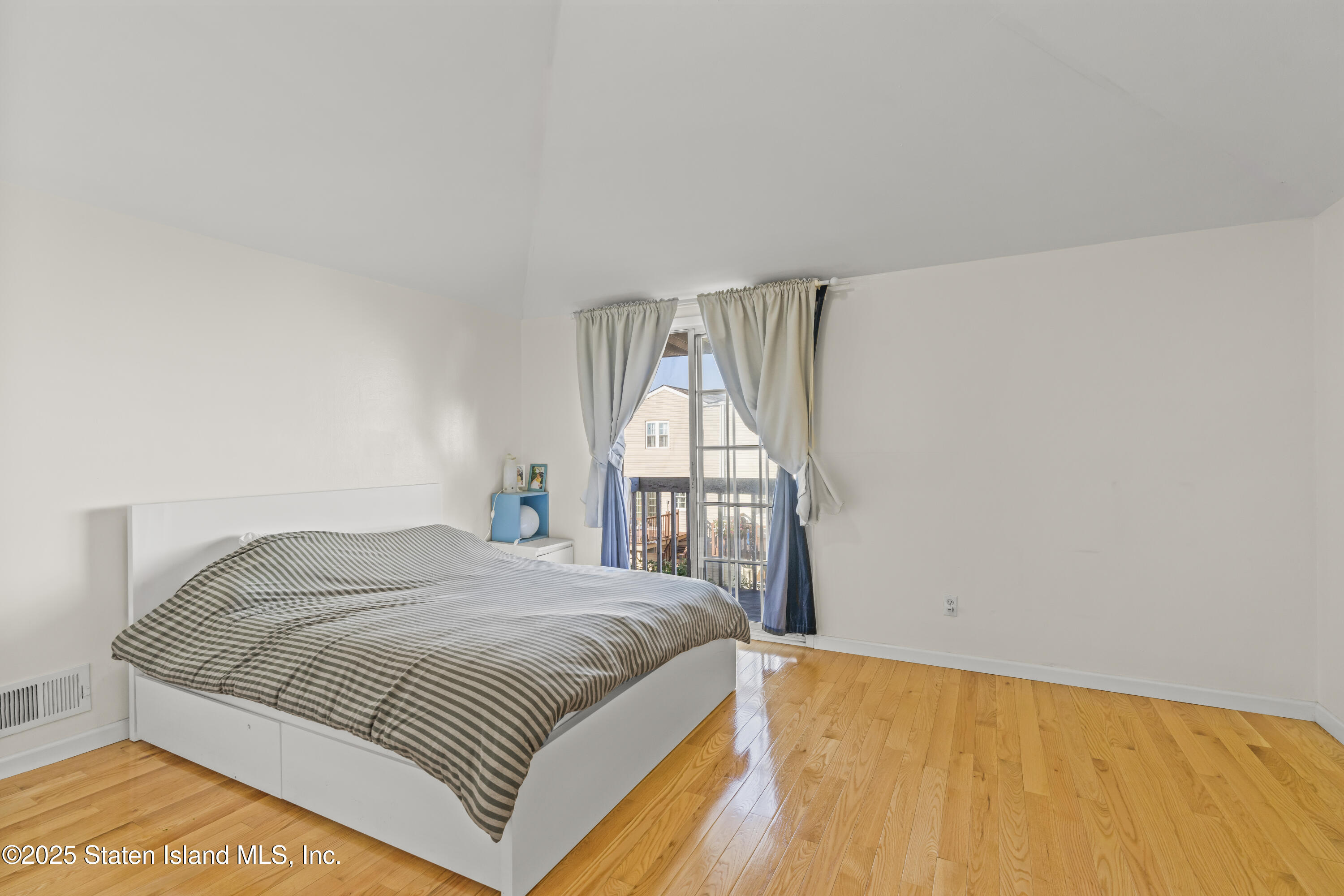 35 N Country Dr Dr #A, Staten Island, New York image 13