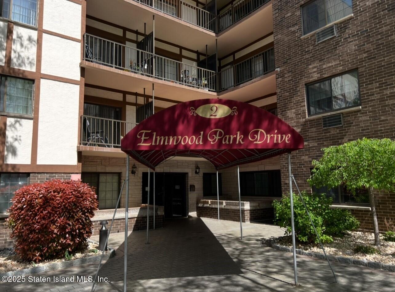 2 Elmwood Park Drive #114, Staten Island, New York image 1