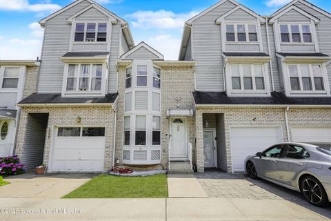 Photo of 225 Rosedale Avenue, Staten Island, NY 10312 (MLS # 2504795)