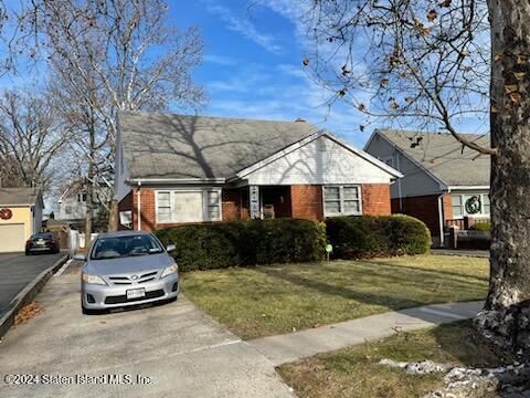 Photo of 299 Dewey Avenue Ave, Staten Island, NY 10308 (MLS # 2406875)