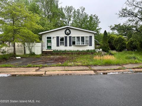 Photo of 49 Deer Way, Manalapan, NJ 07726 (MLS # 2503000)