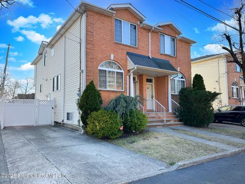 Photo of 48 Amy Lane, Staten Island, NY 10314 (MLS # 2501364)