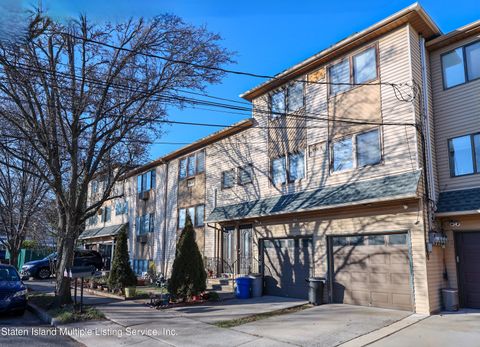 Photo of 87 Venice Avenue, Staten Island, NY 10304 (MLS # 2400188)