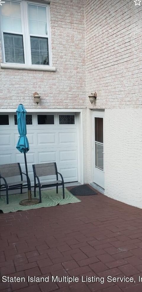 Photo of 15 Krissa Court, Staten Island, NY 10312 (MLS # 1162842)