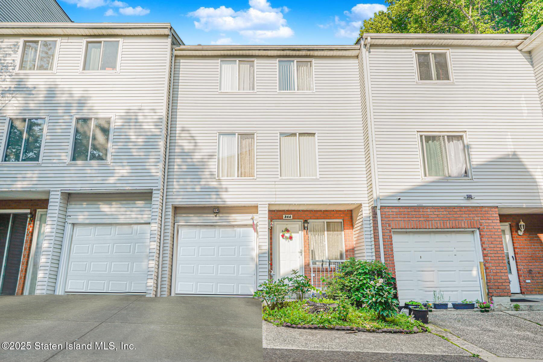 344 Ilyssa Way, Staten Island, New York image 1