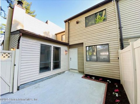 Photo of 42 Vedder Avenue #1, Staten Island, NY 10314 (MLS # 2506350)