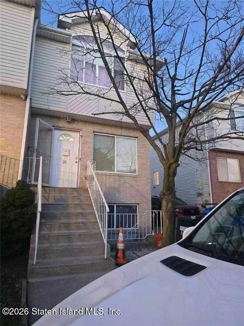 Photo of 21 Bentley Lane, Staten Island, NY 10307 (MLS # 2602263)