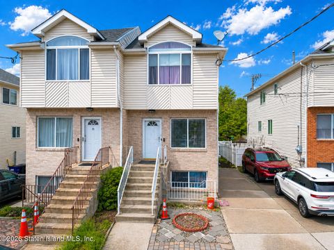 Photo of 21 Bentley Lane, Staten Island, NY 10307 (MLS # 2602263)