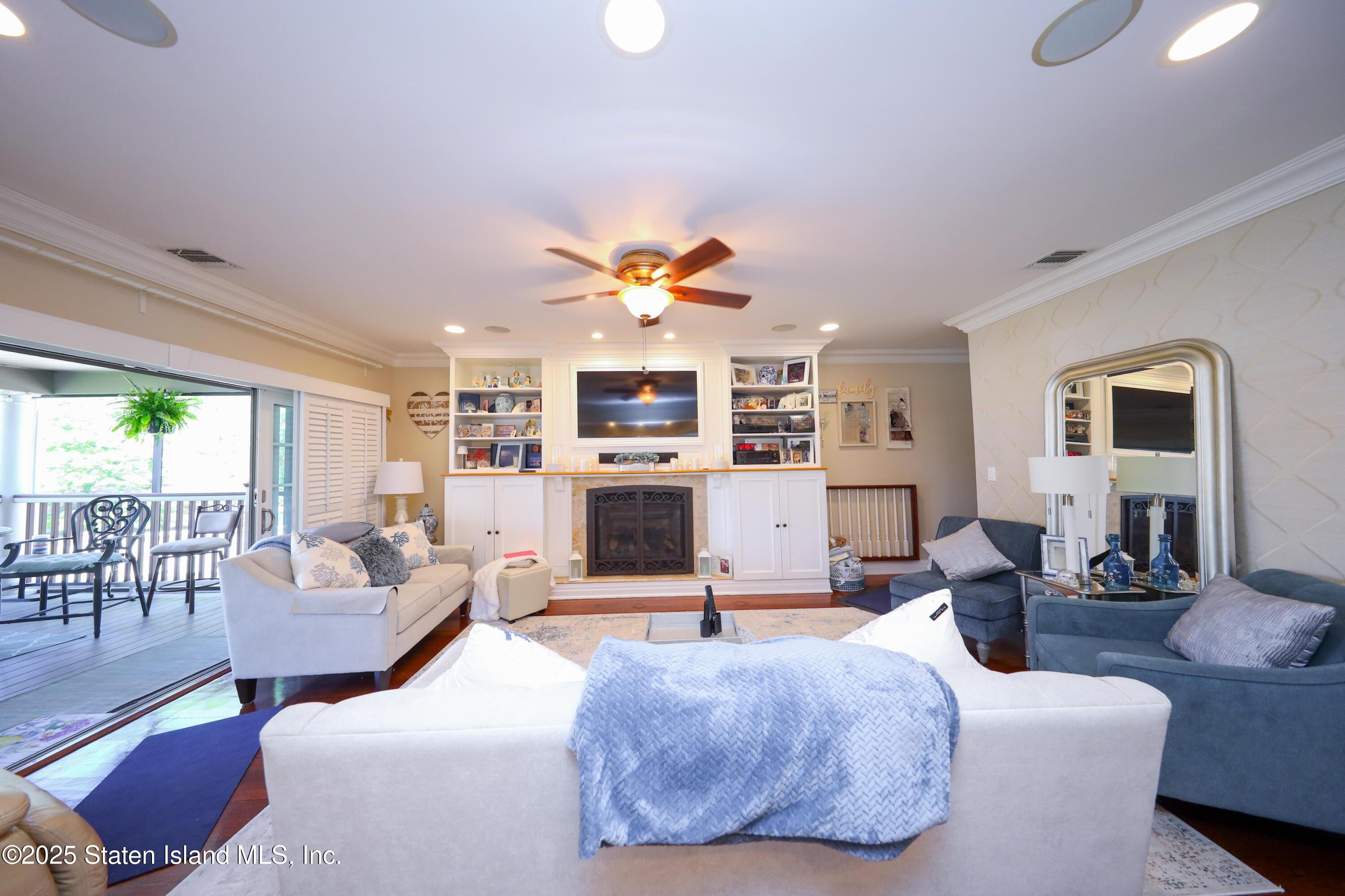 63 Finlay Avenue, Staten Island, New York image 6