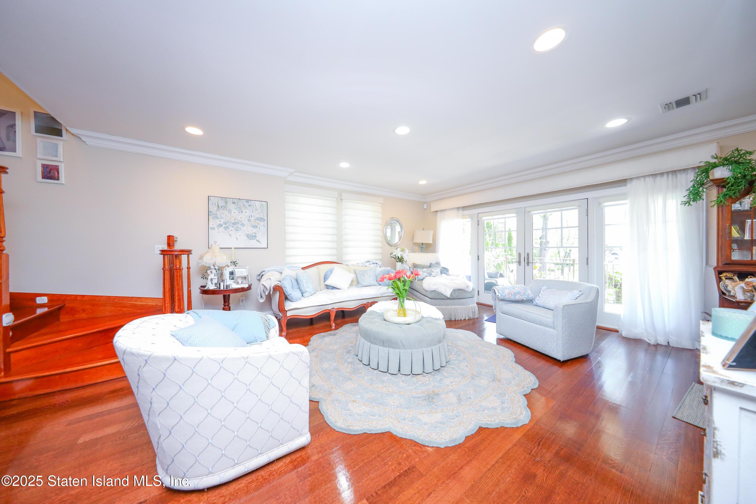 63 Finlay Avenue, Staten Island, New York image 9