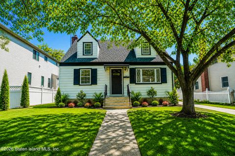 Photo of 369 Richard Avenue, Staten Island, NY 10309 (MLS # 2602427)