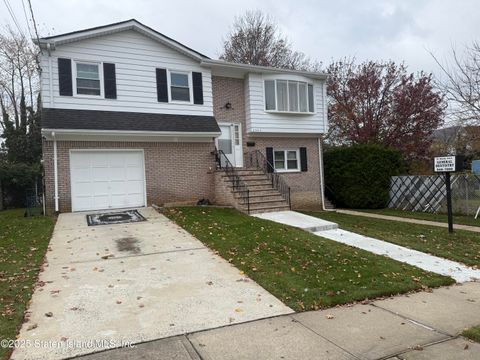 Photo of 3996 Richmond Avenue, Staten Island, NY 10312 (MLS # 2506624)