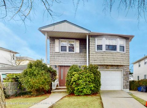 Photo of 12 Bascom Place, Staten Island, NY 10314 (MLS # 1160098)