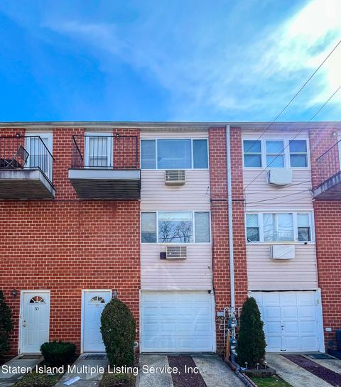 Photo of 48 Francine Court #B, Staten Island, NY 10306 (MLS # 2400988)