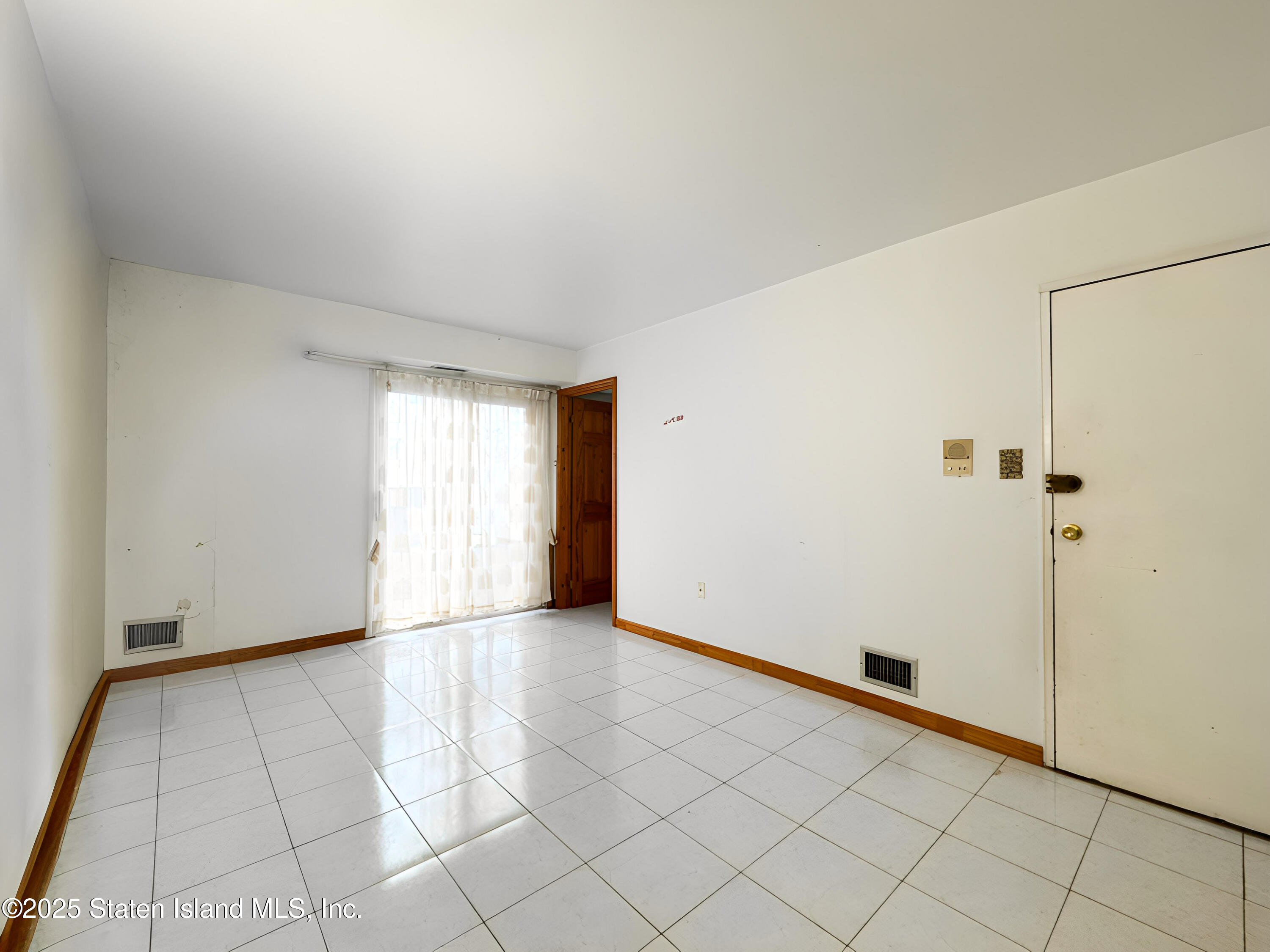 75 Dover Green, Staten Island, New York image 26