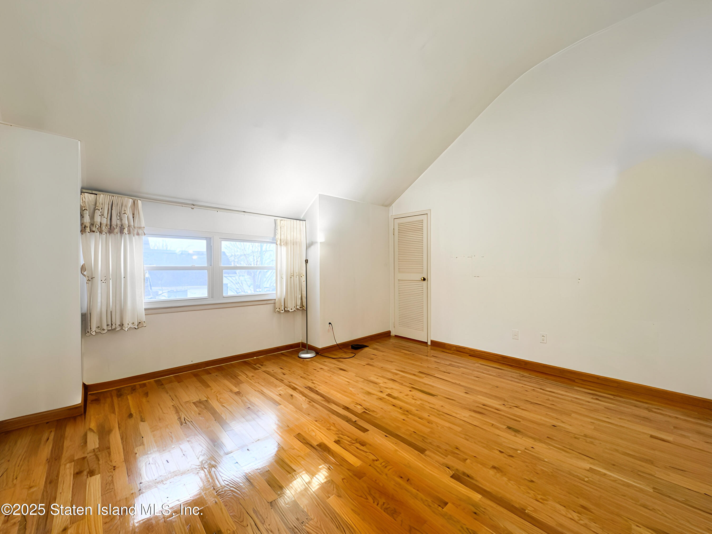 75 Dover Green, Staten Island, New York image 24