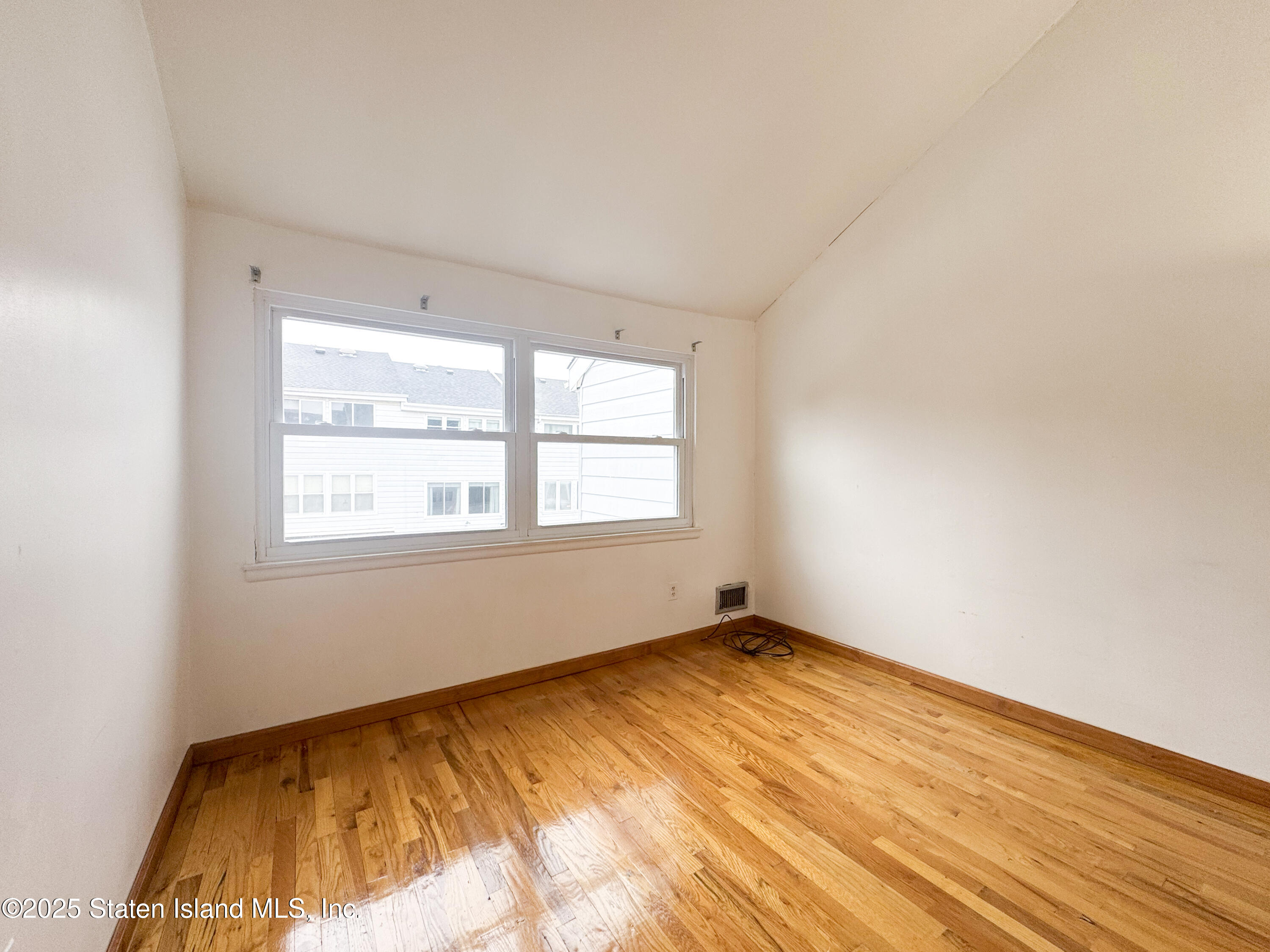 75 Dover Green, Staten Island, New York image 19