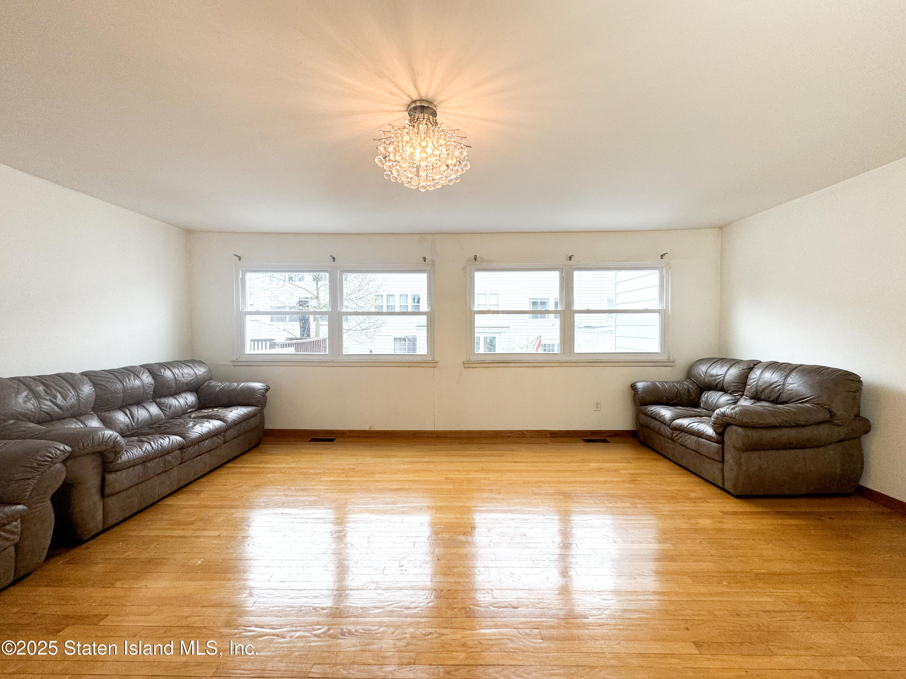 75 Dover Green, Staten Island, New York image 8