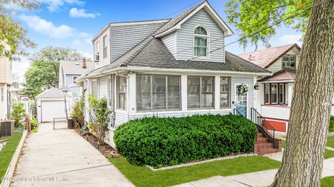 Photo of 278 Livermore Avenue, Staten Island, NY 10314 (MLS # 2404175)