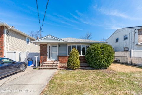 Photo of 1413 Arden Avenue, Staten Island, NY 10312 (MLS # 2501549)