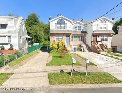Photo of 31 Marie Street, Staten Island, NY 10305 (MLS # 2505793)