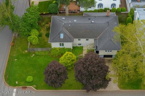 Photo of 382 Edgegrove Avenue, Staten Island, NY 10312 (MLS # 2505794)