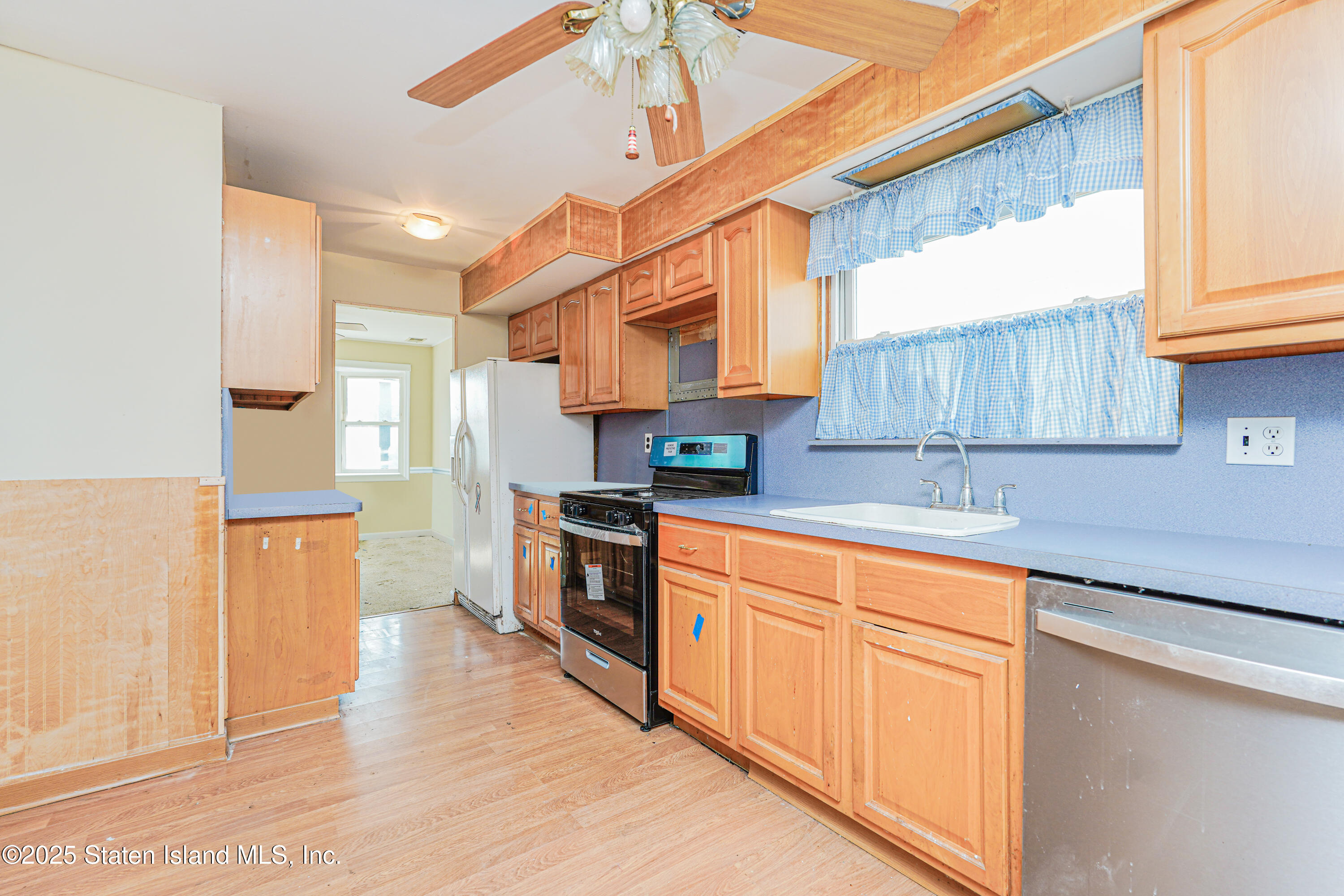 70 Lyon Place, Staten Island, New York image 6
