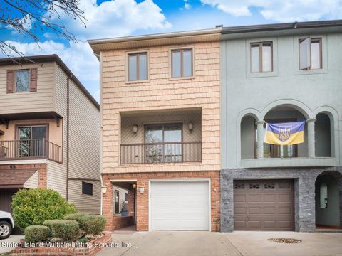 Photo of 9 Hammock Lane, Staten Island, NY 10312 (MLS # 1159594)