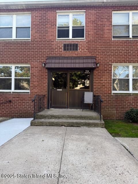Photo of 924 Armstrong Avenue #2-3, Staten Island, NY 10308 (MLS # 2505897)