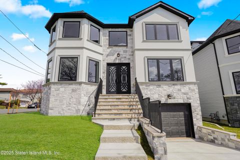 Photo of 703 Marcy Avenue, Staten Island, NY 10312 (MLS # 2501614)