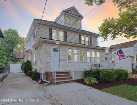 Photo of 272 Prescott Avenue, Staten Island, NY 10306 (MLS # 2405540)