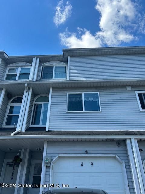 Photo of 49 Simmons Loop, Staten Island, NY 10314 (MLS # 2403032)